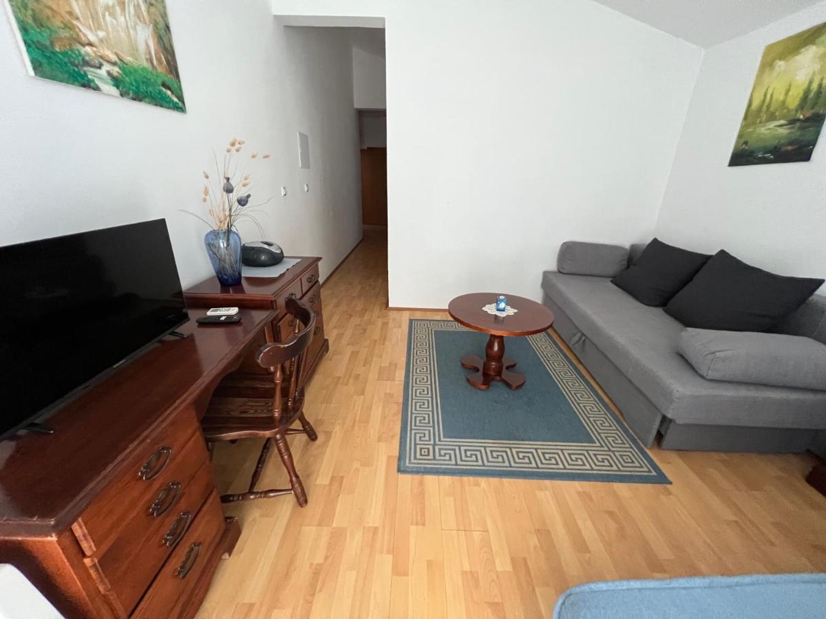 Akiki Apartment Karlobag
